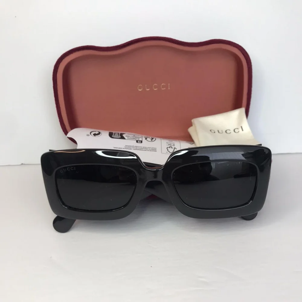 - 💯 - Authentic New Gucci GG0811S 001 Black / Grey Lenses